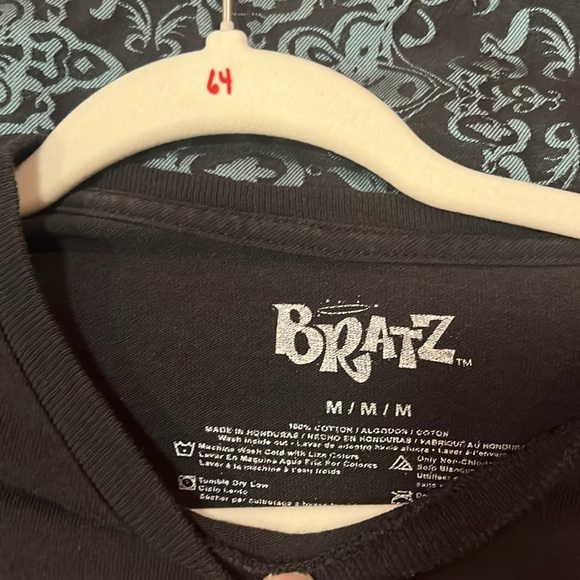 BRATZ GRAPHIC TEE, Black Graphic T-Shirt, nice , size medium - Picture 4 of 6